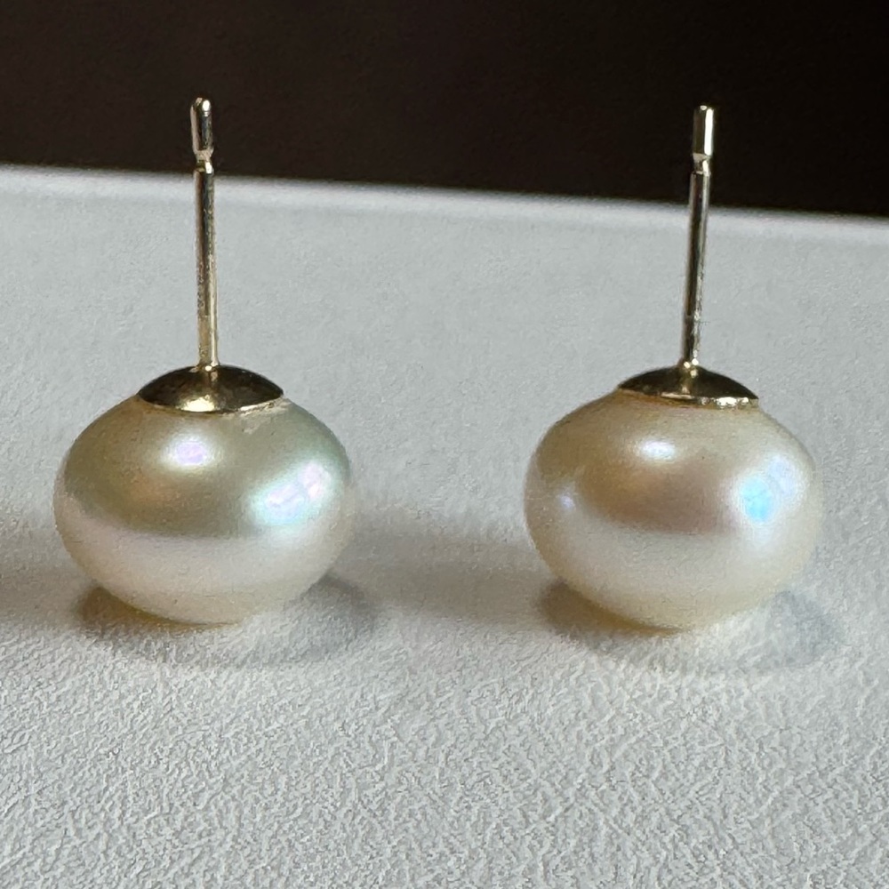 14k 10mm White Button Freshwater Cultured Pearl Stud Earrings - Picture 8 of 10